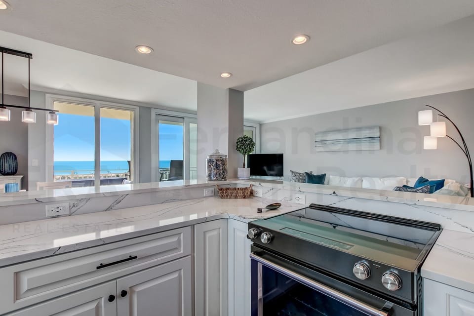 Condo, 3 Bedrooms | Private kitchen | Coffee/tea maker, fridge, oven, dishwasher