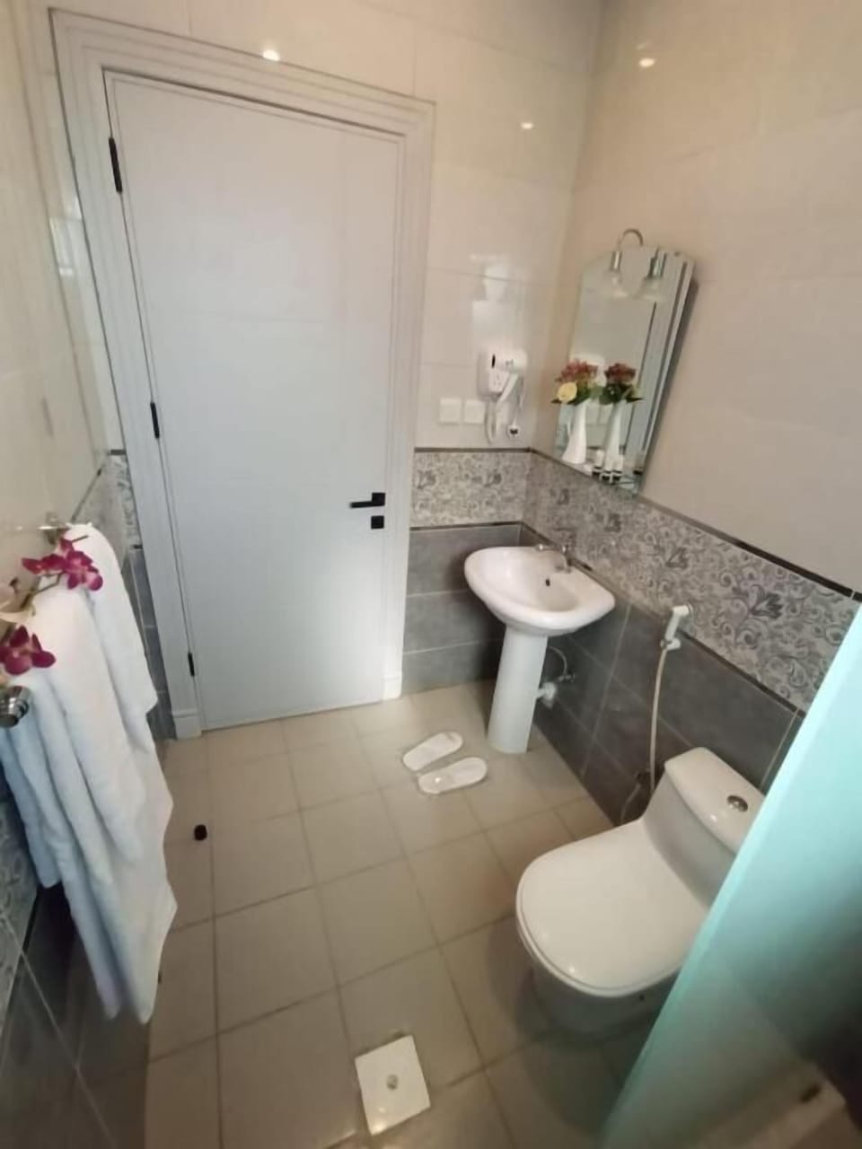 Deluxe Double Room | Bathroom | Shower, designer toiletries, hair dryer, slippers