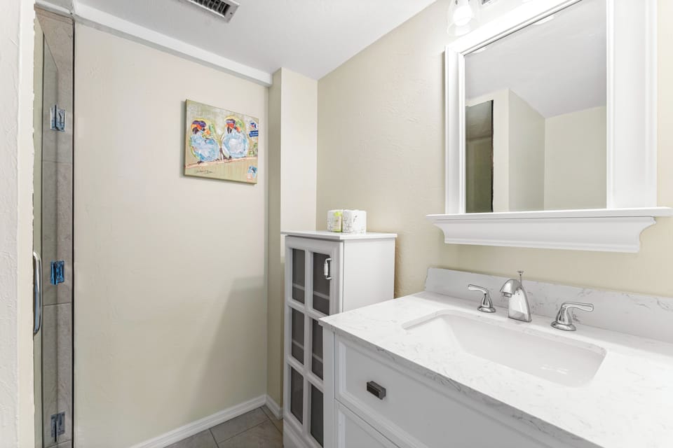 Crescent Arms by Beachside Management Apartment in Siesta Beach