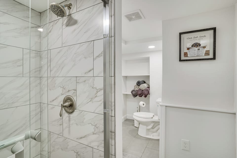 Full Bathroom | Basement | Complimentary Toiletries