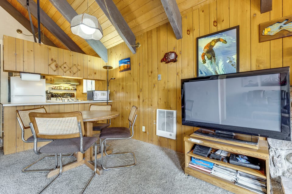 Dining Area | 1st Floor