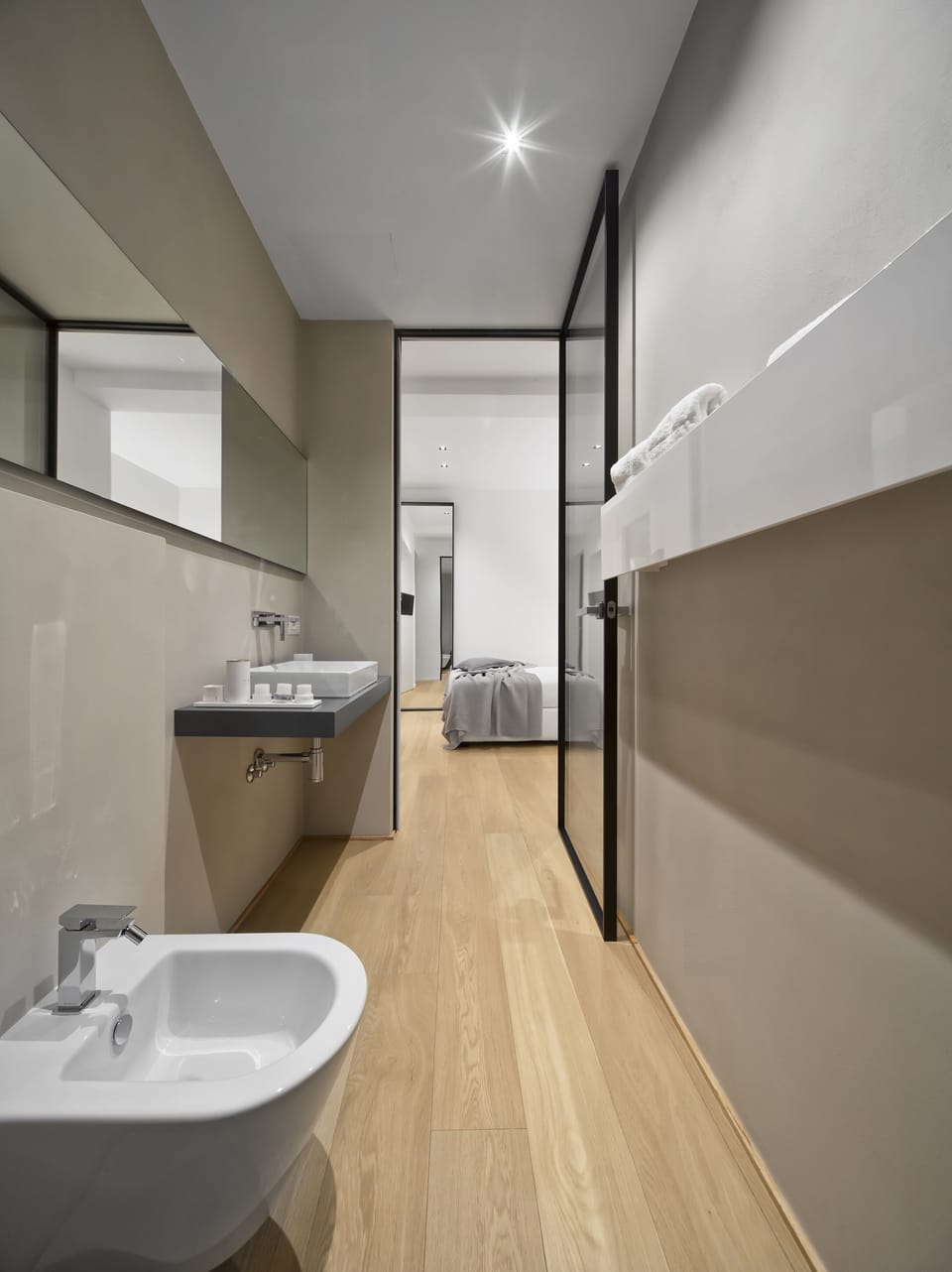 Design Double Room | Bathroom | Shower, rainfall showerhead, free toiletries, hair dryer