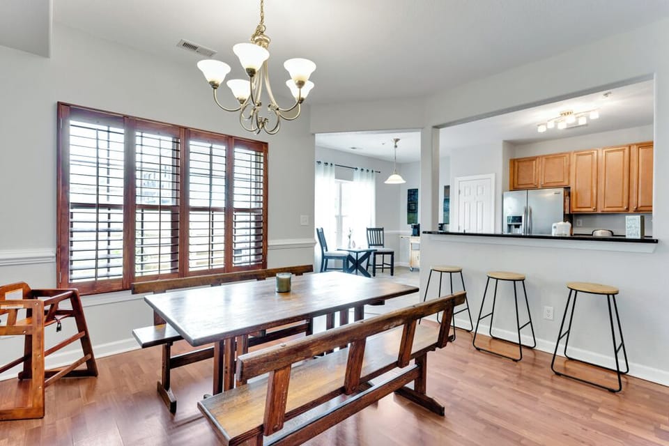 Spacious dining area for everyone to enjoy the meal together