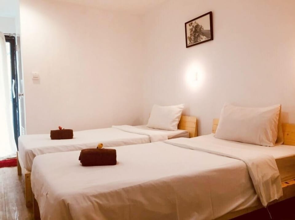 Standard Triple Room | Free WiFi, bed sheets