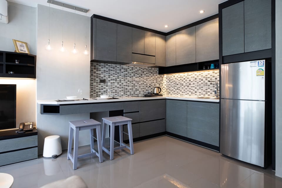 Comfort Condo | Private kitchenette | Electric kettle