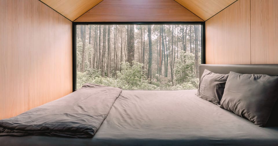Deluxe Cabin | 1 bedroom, desk, free WiFi, bed sheets
