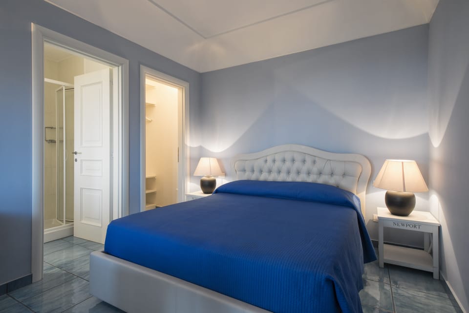 Deluxe Suite (Dependance) | Minibar, in-room safe, desk, rollaway beds (surcharge)