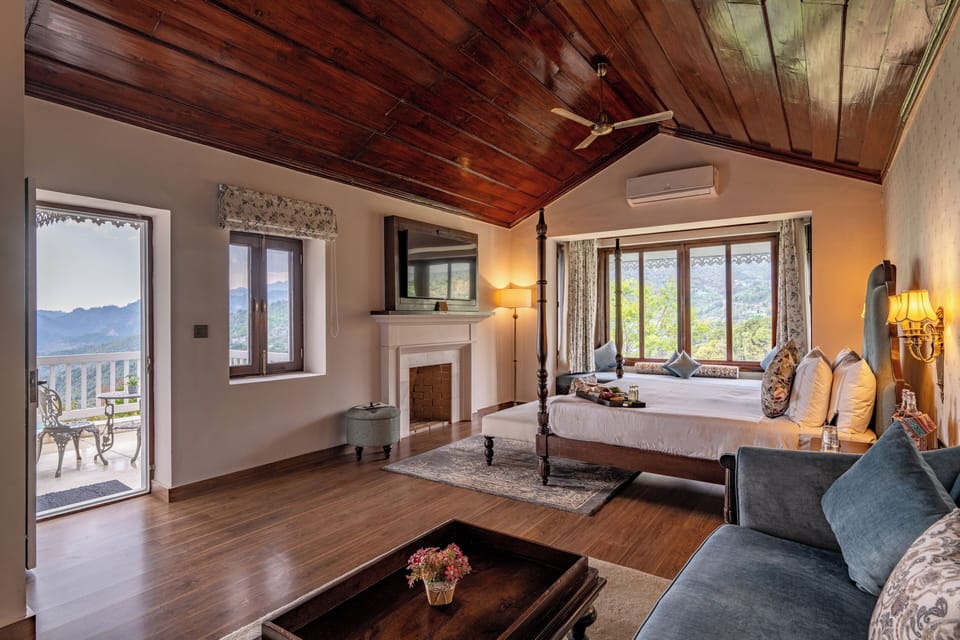 Executive Suite | Premium bedding, down comforters, free minibar, in-room safe