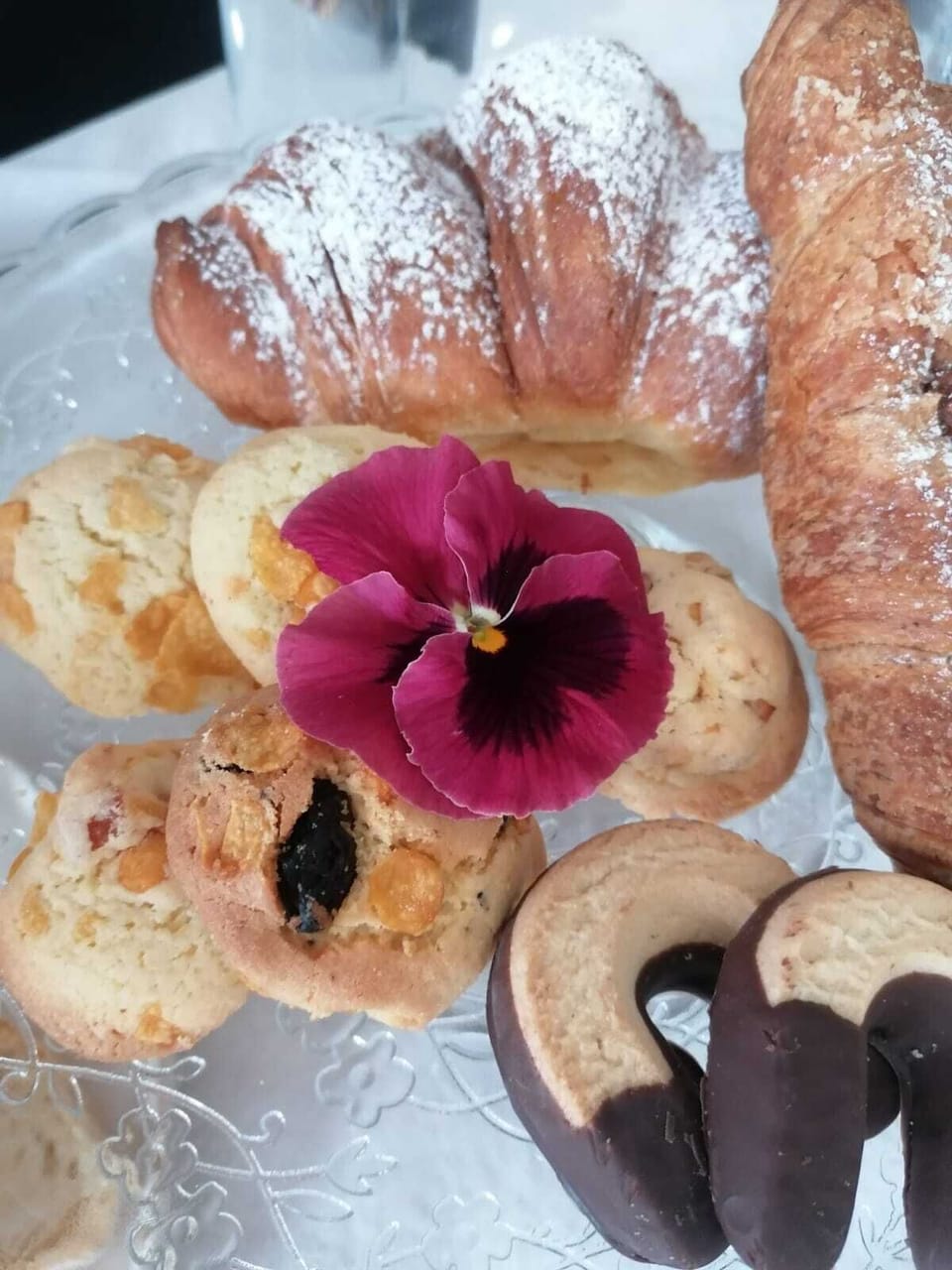 Free daily full breakfast