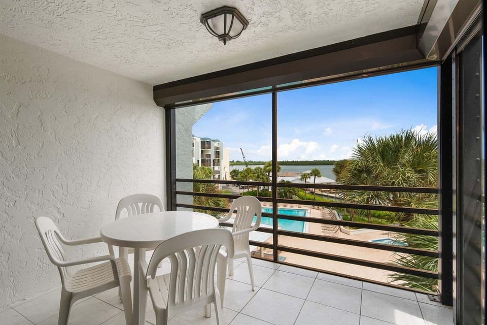 Screened Patio