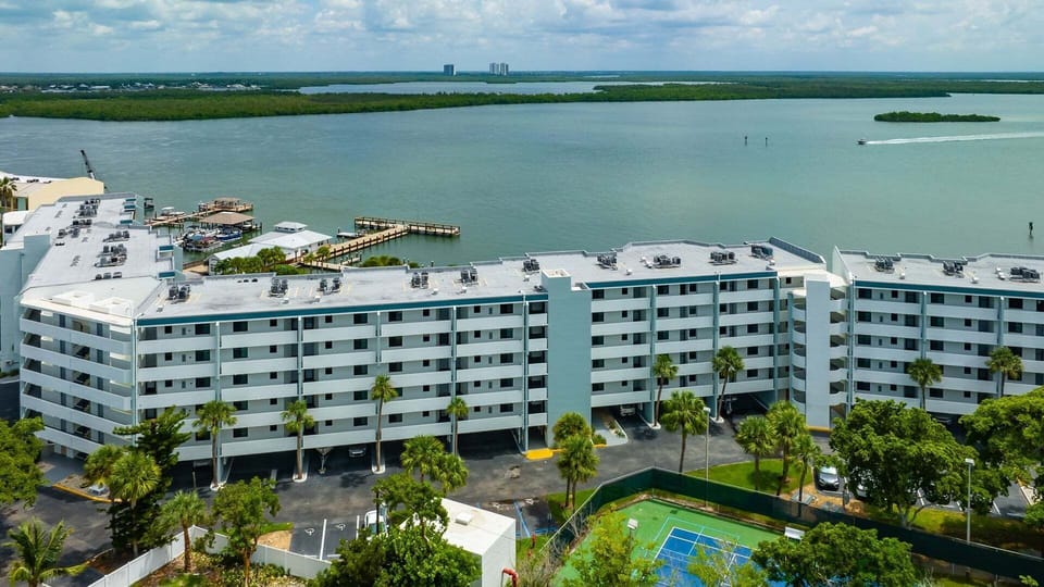 Riverside Complex