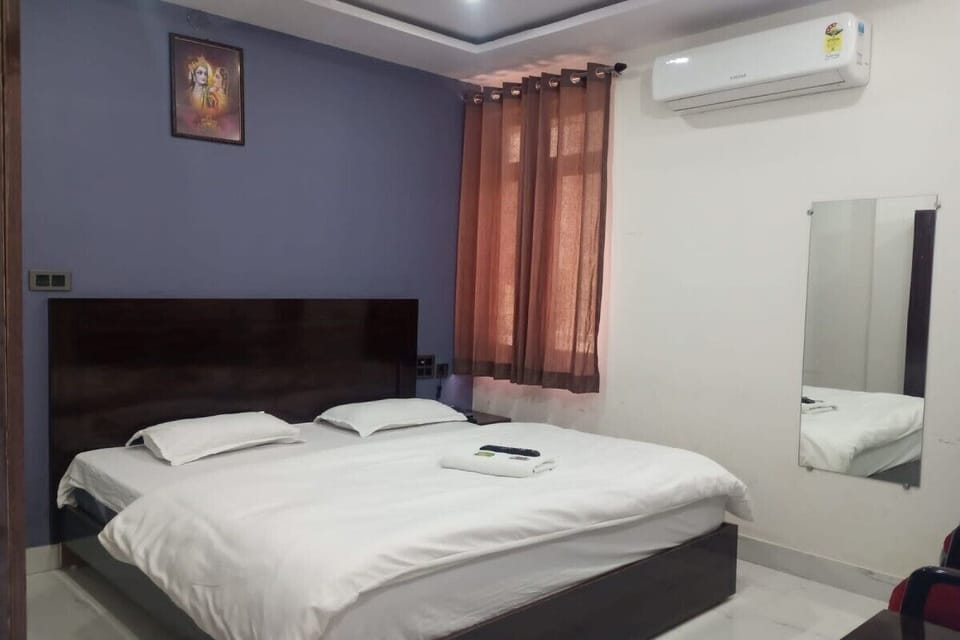 Standard Room | In-room safe, free WiFi, bed sheets