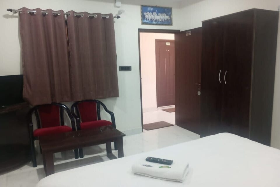 Deluxe Room | In-room safe, free WiFi, bed sheets