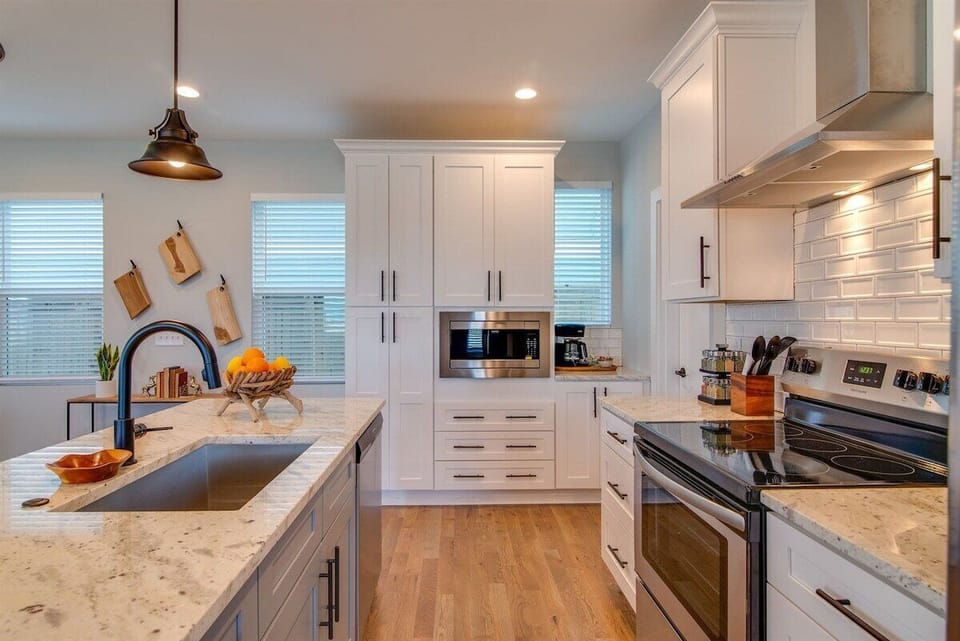 Modern kitchen to