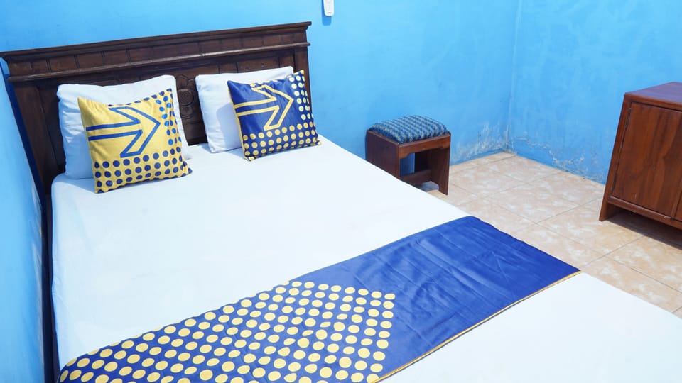 Comfort Double Room | Free WiFi, bed sheets