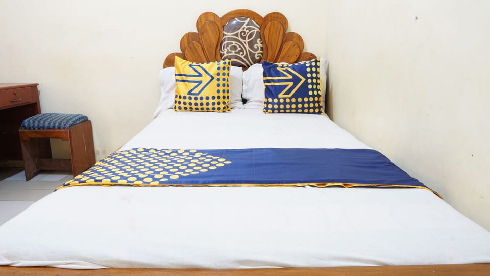 Basic Double Room | Free WiFi, bed sheets
