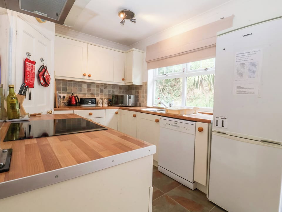 Fridge, dishwasher, electric kettle, toaster