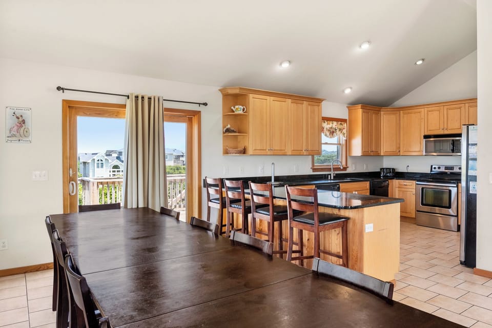 SH162: Bohemian Breeze | Top Level Dining Area
