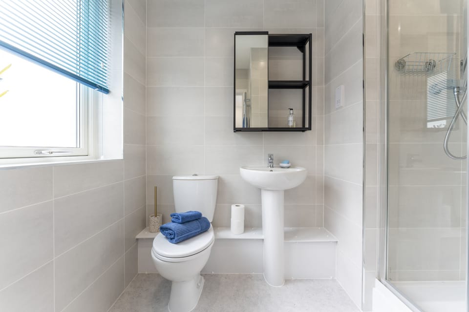Master bedroom en-suite bathroom with large shower cubicle