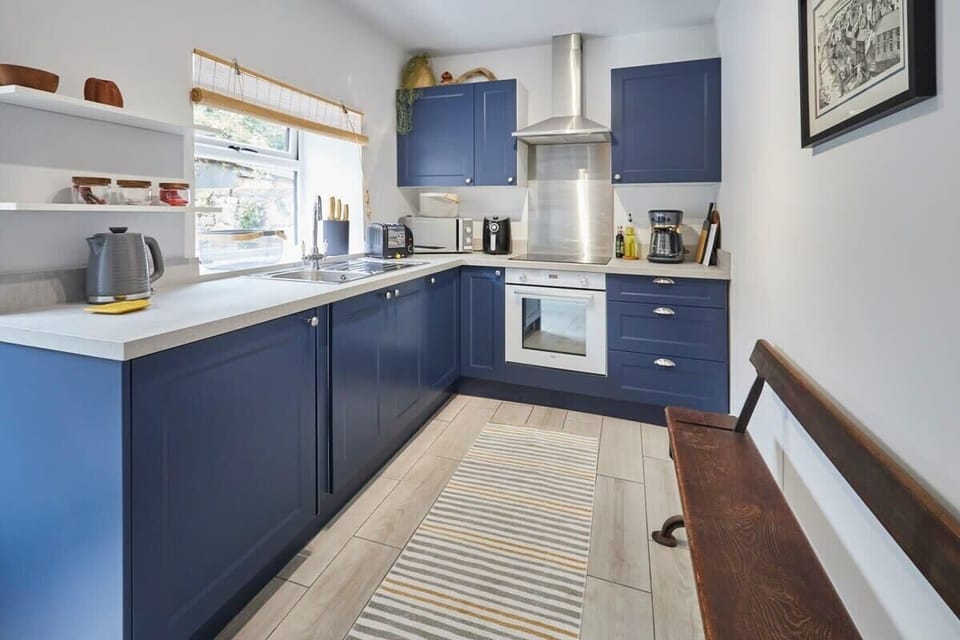 Stone Row, Skinningrove - Host & Stay