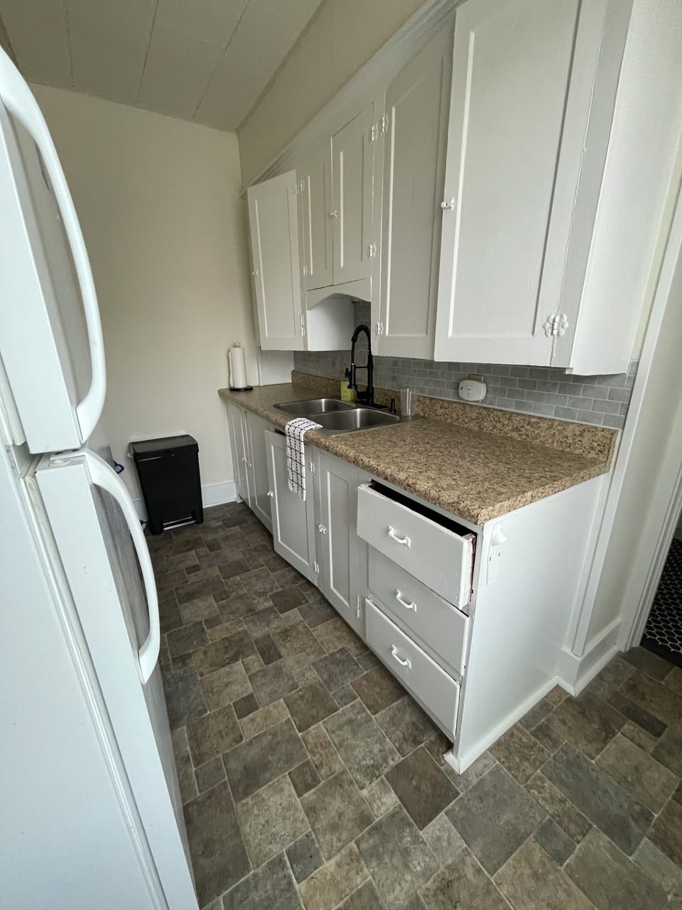 Small Kitchen with coffee maker, microwave (no stove use)