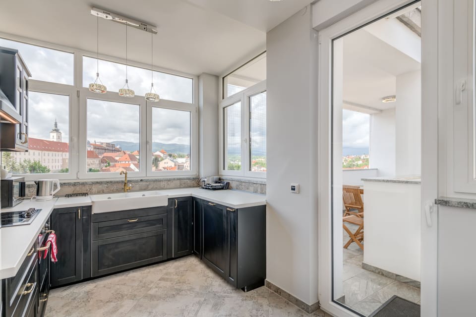 Grand Suite, 3 Bedrooms, with Square View and Terrace | Private kitchen | Fridge, oven, stovetop, dishwasher
