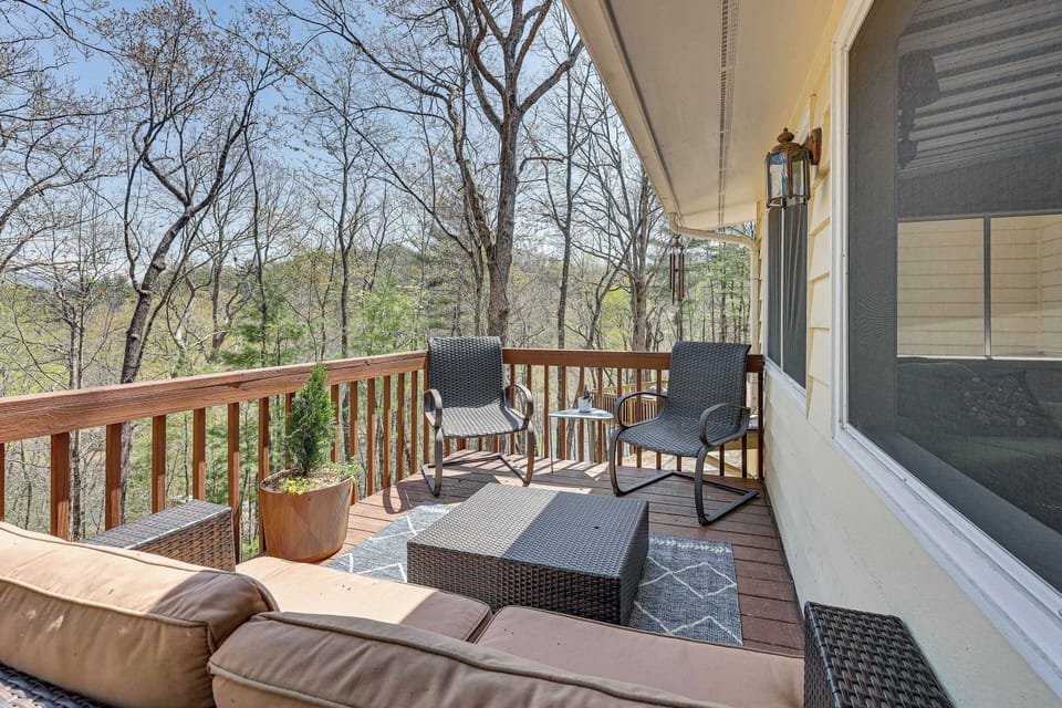 Wraparound Deck | Gas Grill