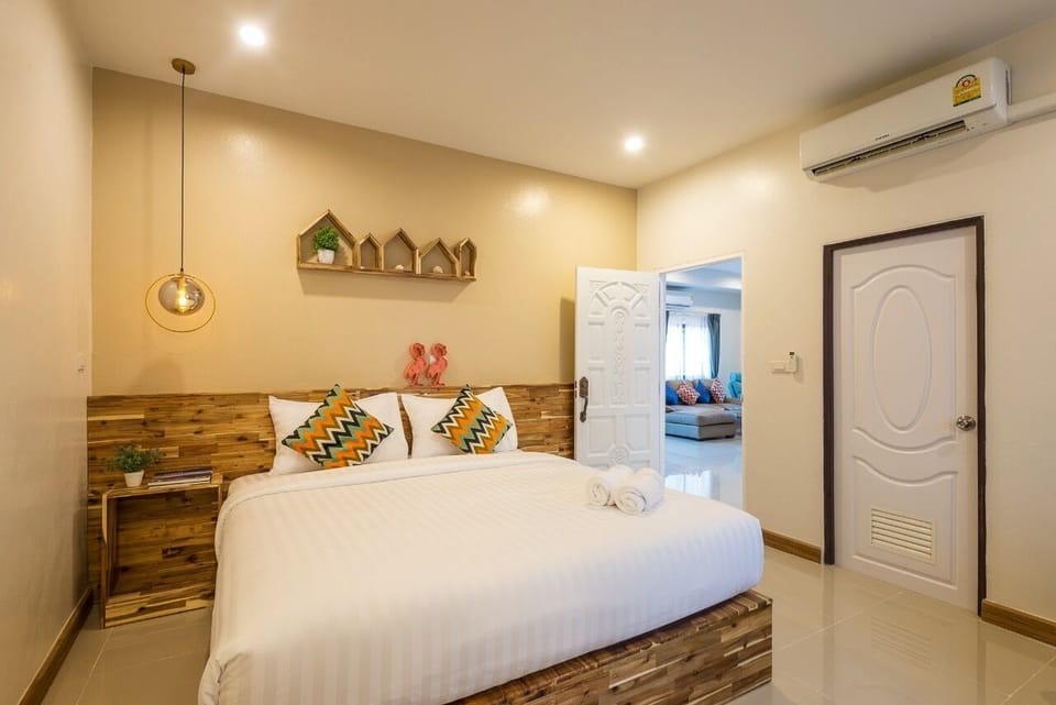 Private Villa | 4 bedrooms, iron/ironing board, free WiFi