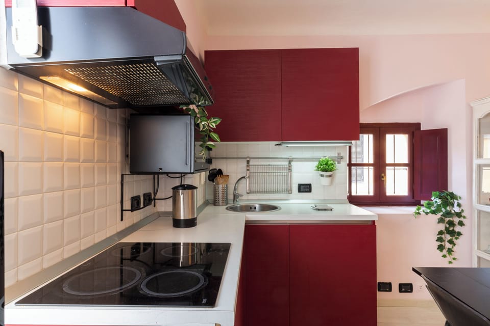City Studio | Private kitchen | Full-size fridge, stovetop, dishwasher, espresso maker
