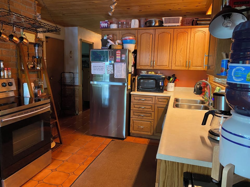 Reverse from the kitchen to the hallway. 