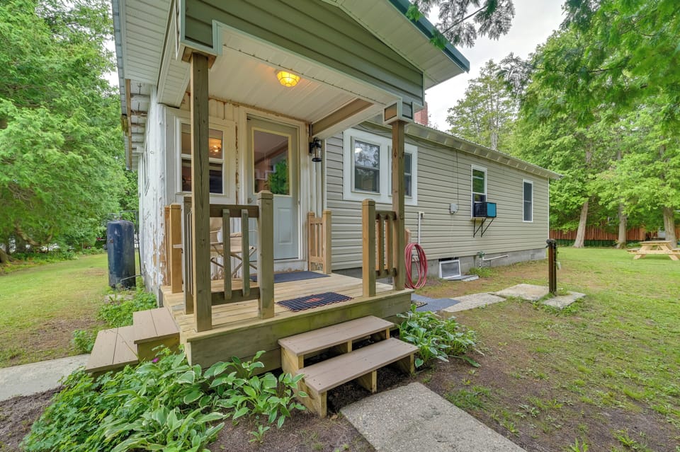 Entryway | 1 Exterior Security Camera (Facing Lake)