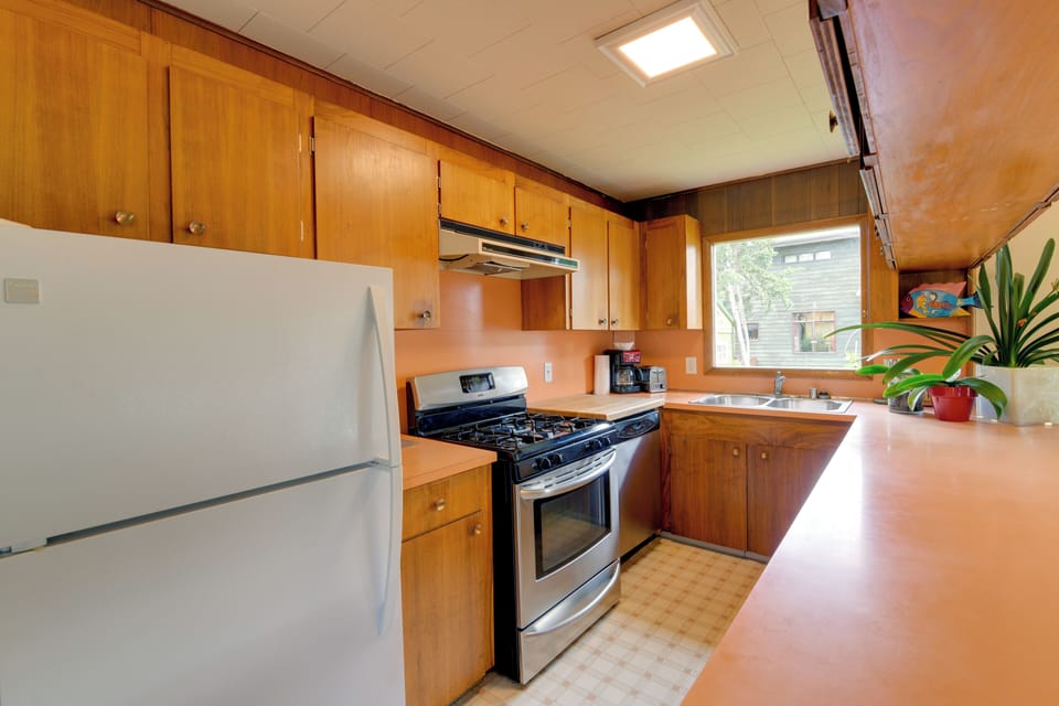 Kitchen | Trash Bags & Paper Towels