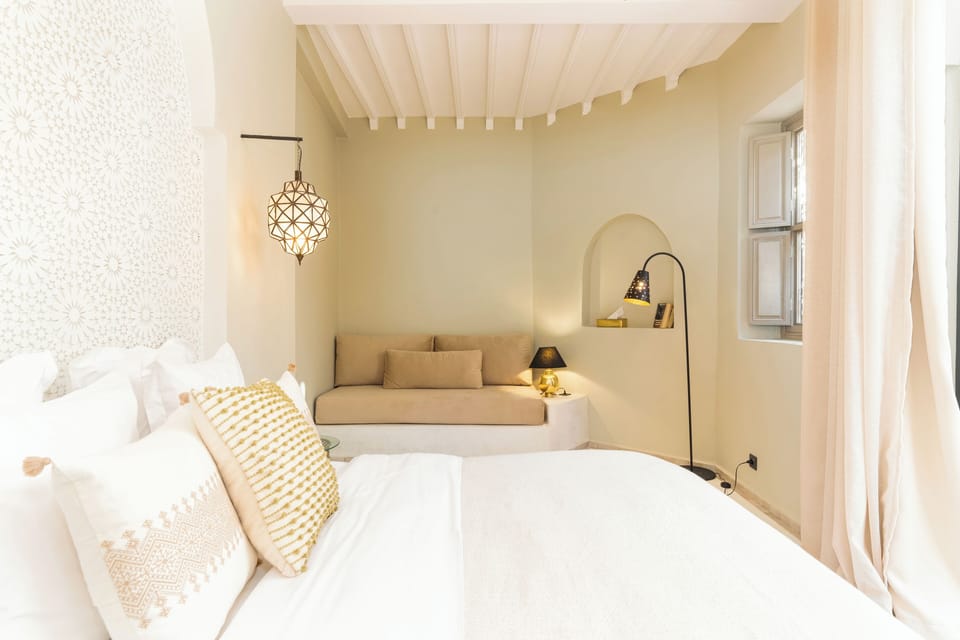 Deluxe Suite, 1 Queen Bed with Sofa bed | Egyptian cotton sheets, premium bedding, memory foam beds, in-room safe