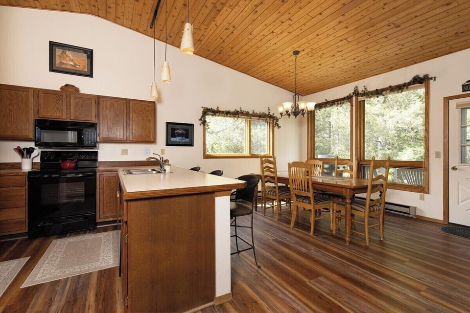 Fully equipped kitchen.