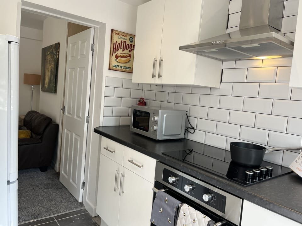 Comfort House, Private Bathroom (Warrington Lane) | Shared kitchen | Highchair