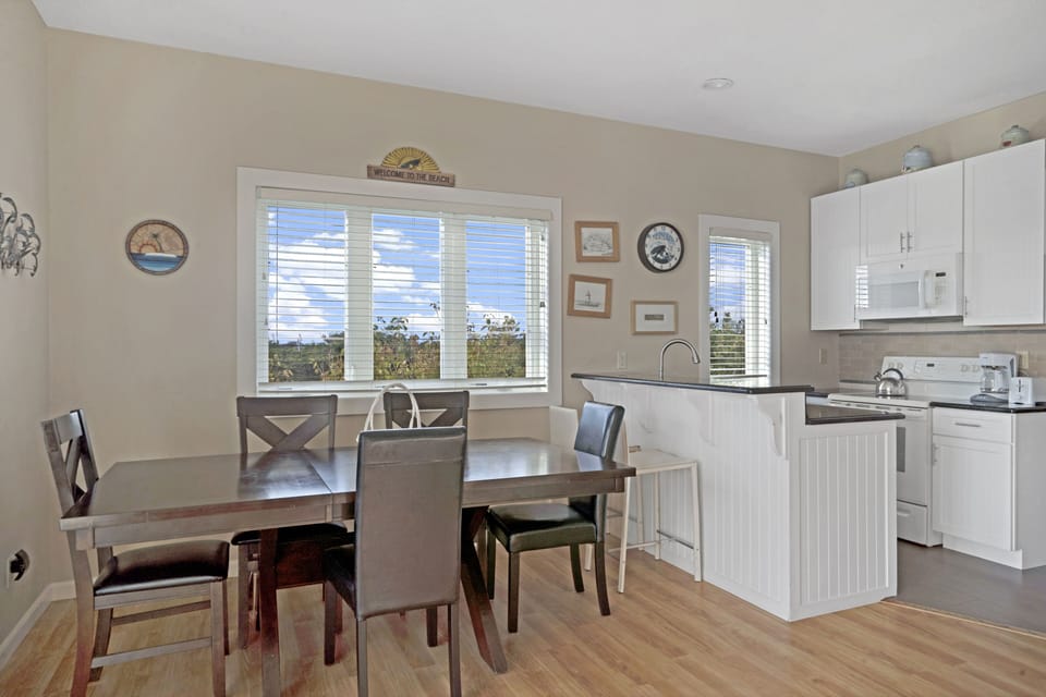 Condo | Private kitchen | Full-size fridge, microwave, oven, stovetop