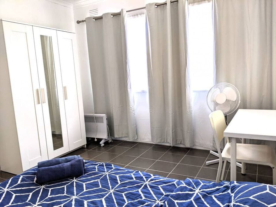 Bedroom 1 - Double Bed