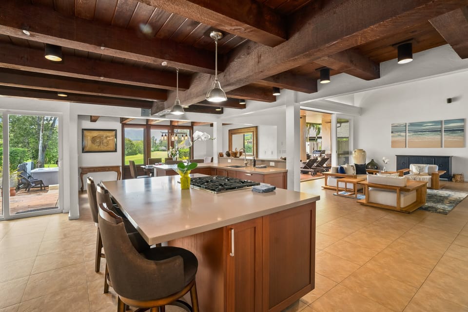 Kitchen island, open concept floorplan