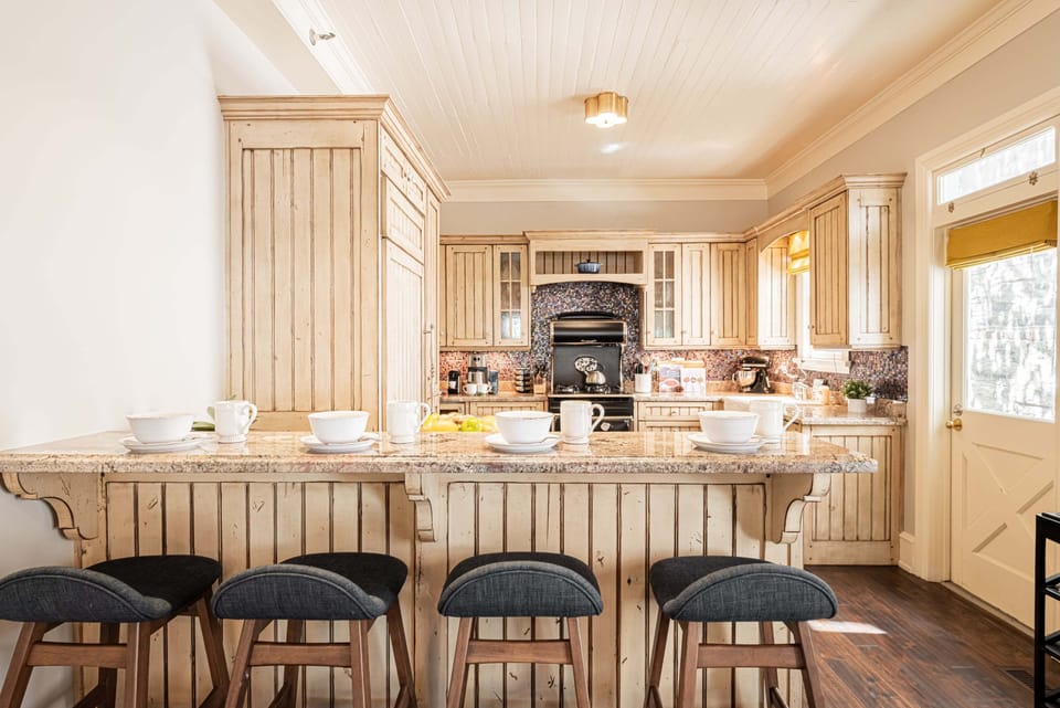 Kitchen island with bar seating for four