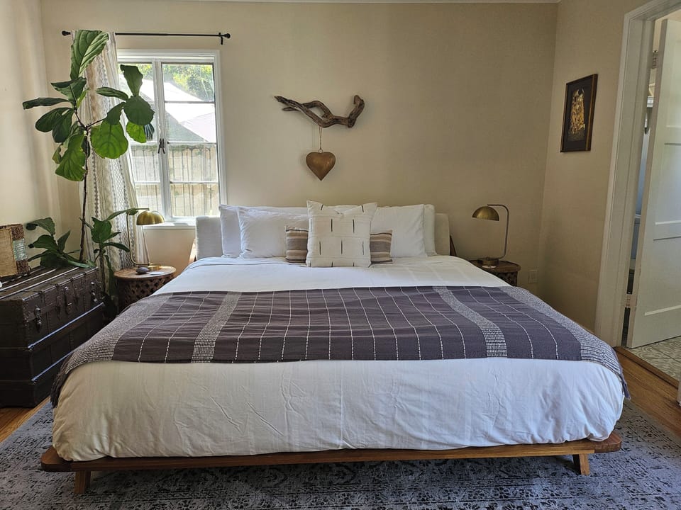 King sized bed