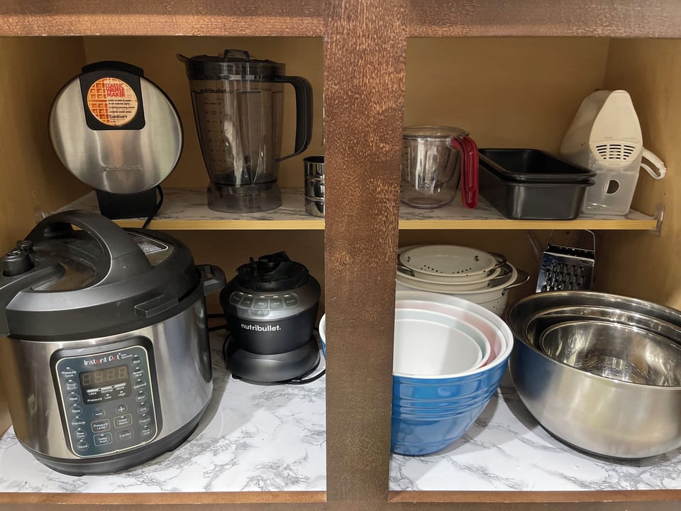 Cuisinart waffle make, Ninja blender, pressure cooker, hand mixer, mixing bowls