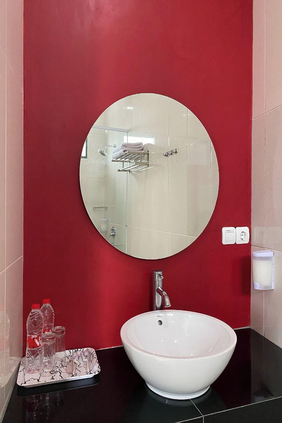 Shower, rainfall showerhead, towels