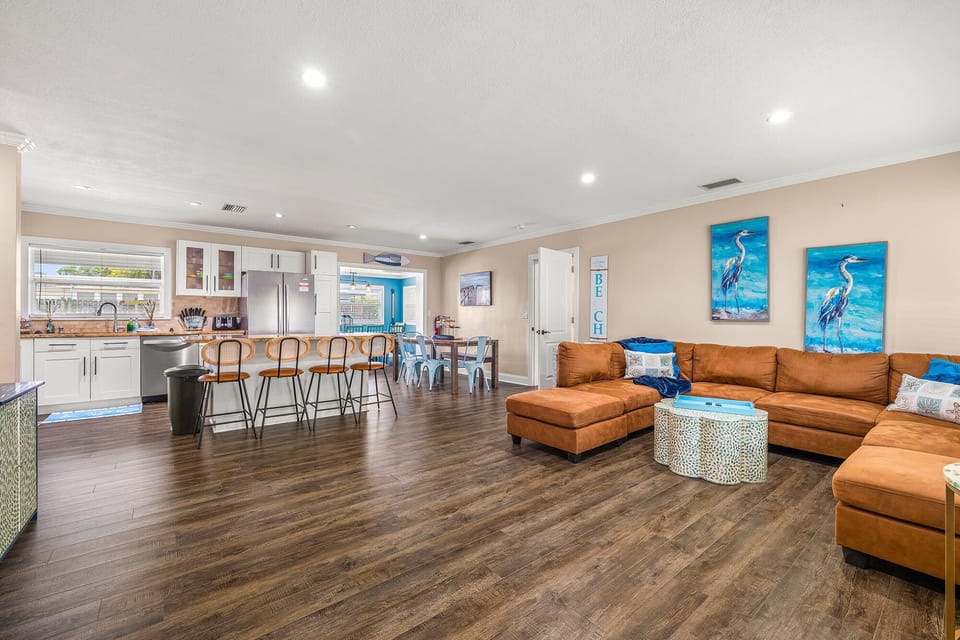 Plenty of seating in the living room!