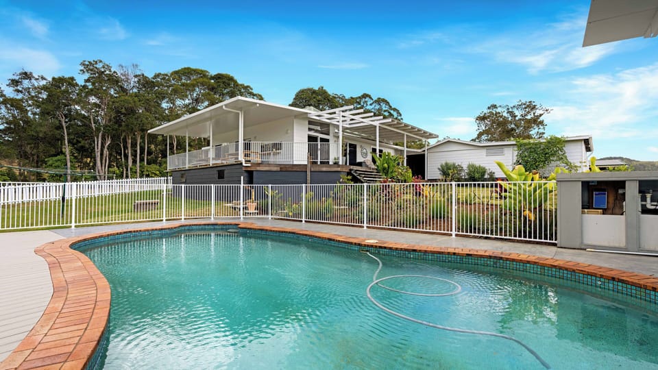 Fully fenced pool