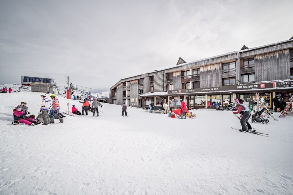 Snow and ski sports