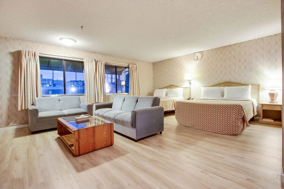 Standard Studio Suite | Desk, iron/ironing board, free WiFi, wheelchair access