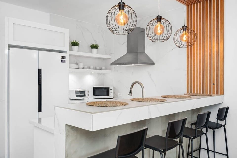 Villa Atlántico Pez features a full designer’s kitchen integrated within the living space