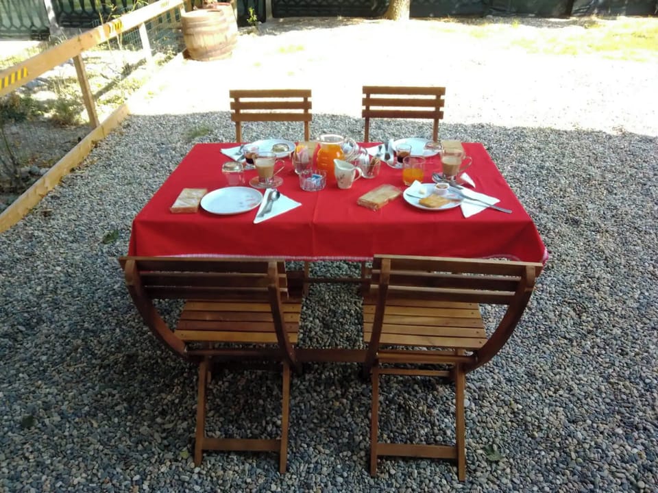 House, 3 Bedrooms, Balcony, Garden View | Outdoor dining