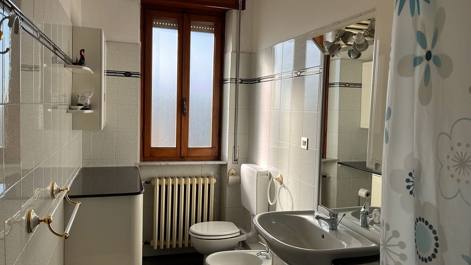 Room, 3 Bedrooms, Balcony, Garden View | Bathroom