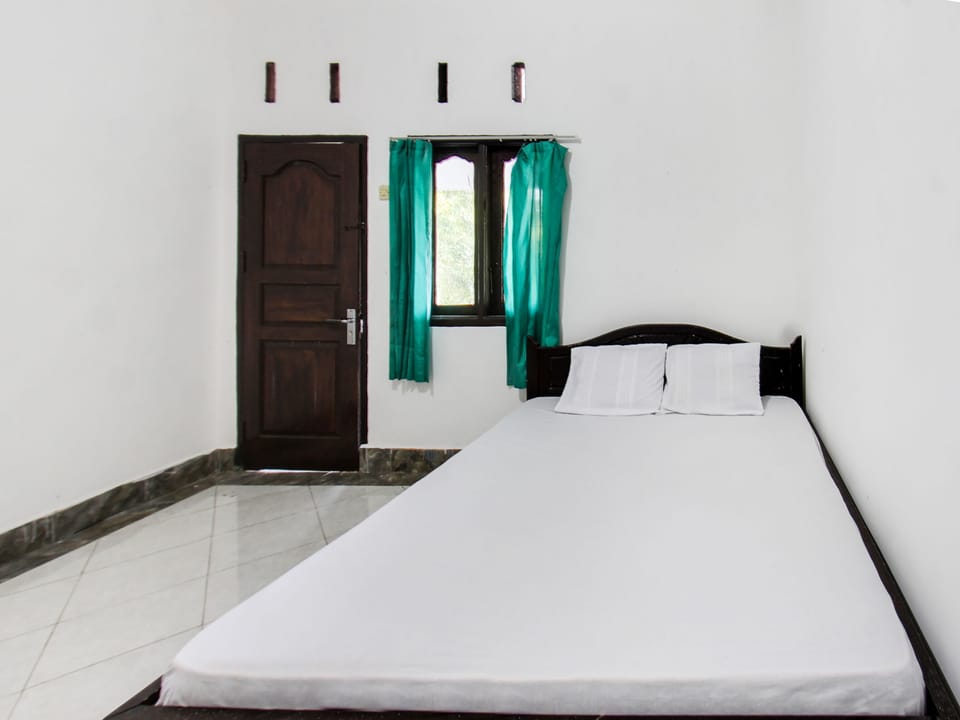 Single Room | WiFi (free), bed sheets